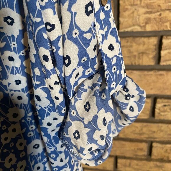 ‎Gorgeous C EST. 1946 floral top - Picture 5 of 8